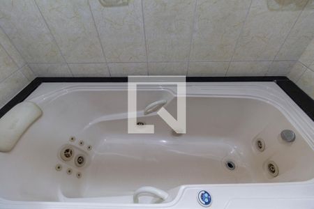 Casa à venda com 500m², 4 quartos e 3 vagas Casa à venda com 500m², 4 quartos e 3 vagasBanheiro Suíte