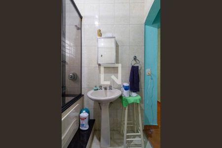 Casa à venda com 500m², 4 quartos e 3 vagas Casa à venda com 500m², 4 quartos e 3 vagasBanheiro Suíte