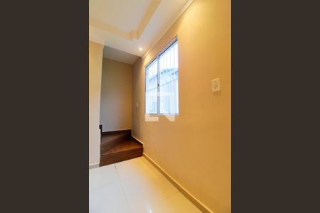 Sala de casa de condomínio para alugar com 2 quartos, 70m² em Recanto Arco Verde, Cotia