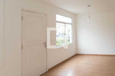 Casa de condomínio à venda com 100m², 3 quartos e 2 vagasSala