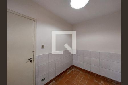 Casa à venda com 242m², 2 quartos e 2 vagasQuarto na Área de Serviço