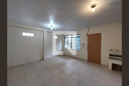 Casa à venda com 242m², 2 quartos e 2 vagasSala da Edícula