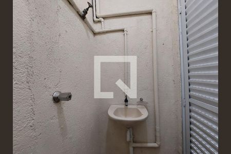 Casa à venda com 242m², 2 quartos e 2 vagasBanheiro da Edícula