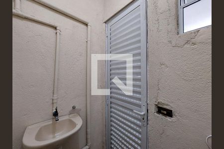 Casa à venda com 242m², 2 quartos e 2 vagasBanheiro da Edícula