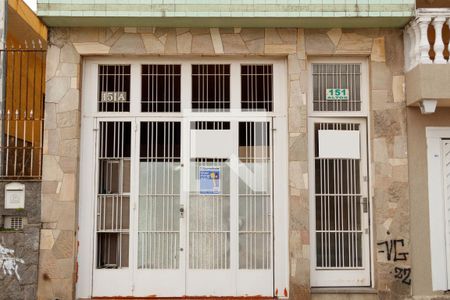 Casa à venda com 212m², 4 quartos e 5 vagasFachada