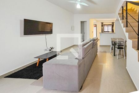 Sala de casa de condomínio para alugar com 2 quartos, 75m² em Balneario Praia do Perequê, Guarujá