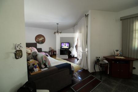 Casa para alugar com 5 quartos, 280m² em Jardim Tremembe, São Paulo