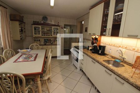 Casa à venda com 270m², 3 quartos e 4 vagasCozinha