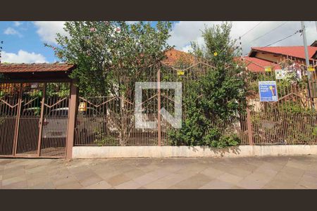 Casa à venda com 270m², 3 quartos e 4 vagasFachada