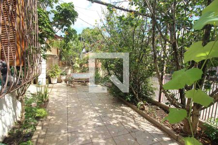 Casa à venda com 270m², 3 quartos e 4 vagasQuintal