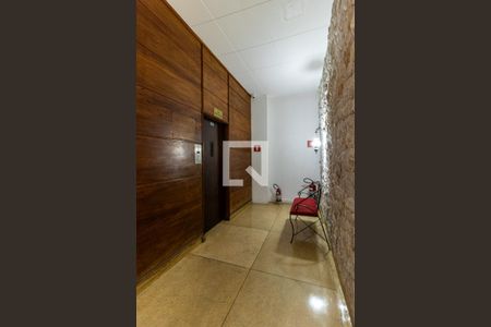 Apartamento à venda com 97m², 2 quartos e sem vagaElevador