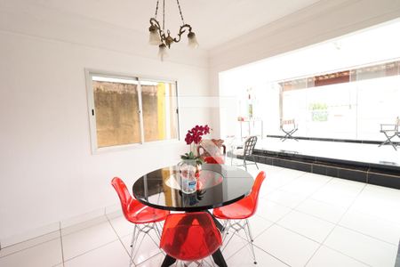 Sala 2 de casa para alugar com 5 quartos, 259m² em Vigilato Pereira, Uberlândia