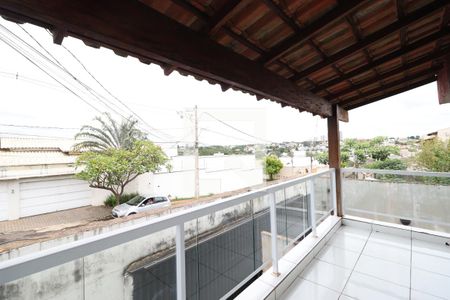 Varanda da Sala de casa para alugar com 5 quartos, 259m² em Vigilato Pereira, Uberlândia
