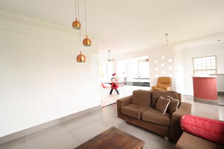 Sala de casa para alugar com 5 quartos, 259m² em Vigilato Pereira, Uberlândia