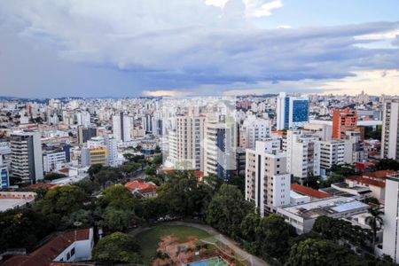 Apartamento à venda com 360m², 5 quartos e 4 vagasVista