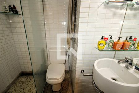 Apartamento à venda com 360m², 5 quartos e 4 vagasSuíte 1 - Banheiro