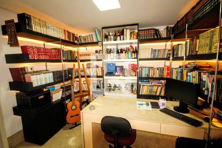 Apartamento à venda com 360m², 5 quartos e 4 vagasQuarto 5