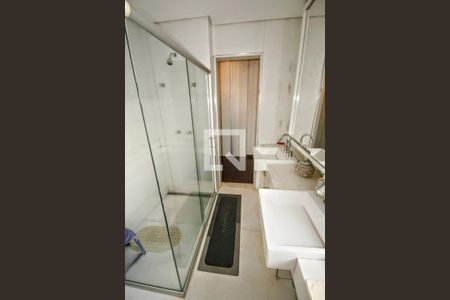 Apartamento à venda com 360m², 5 quartos e 4 vagasSuíte 4 - Banheiro