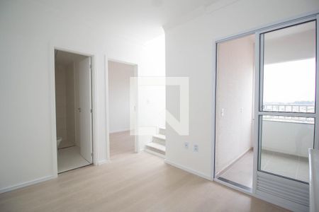 Sala/Cozinha de apartamento para alugar com 1 quarto, 107m² em Vila Guedes, São Paulo