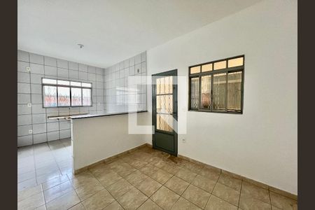 Sala de apartamento para alugar com 1 quarto, 33m² em Parque Xangri-lá, Contagem