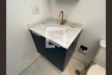 Banheiro de kitnet/studio para alugar com 1 quarto, 24m² em Consolação, São Paulo