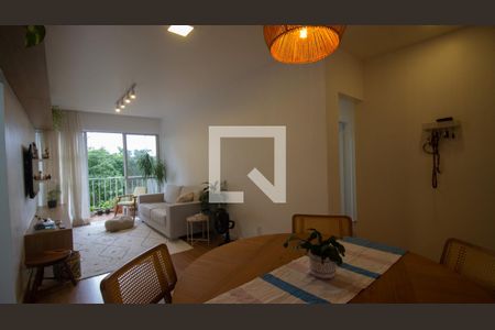 Sala de apartamento à venda com 2 quartos, 74m² em Barra da Tijuca, Rio de Janeiro
