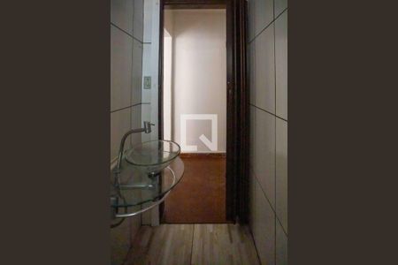 Casa à venda com 200m², 2 quartos e 2 vagasBanheiro de serviço