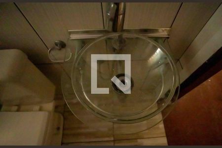 Casa à venda com 200m², 2 quartos e 2 vagasBanheiro de serviço