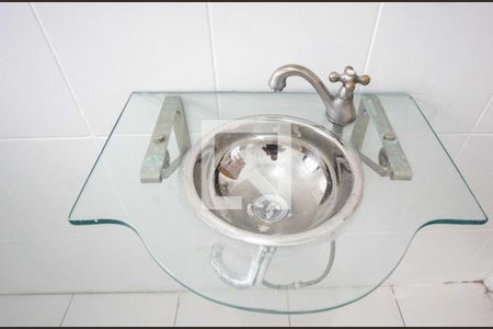 Casa à venda com 200m², 2 quartos e 2 vagasBanheiro