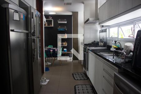 Casa à venda com 430m², 4 quartos e 5 vagas Casa à venda com 430m², 4 quartos e 5 vagasCozinha - Armários