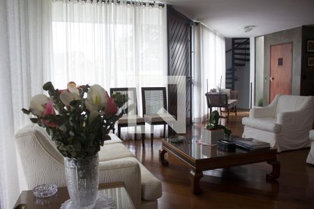 Casa à venda com 430m², 4 quartos e 5 vagas Casa à venda com 430m², 4 quartos e 5 vagassala