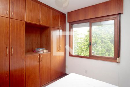 Quarto 1 de apartamento para alugar com 2 quartos, 68m² em Santa Cecília, Porto Alegre