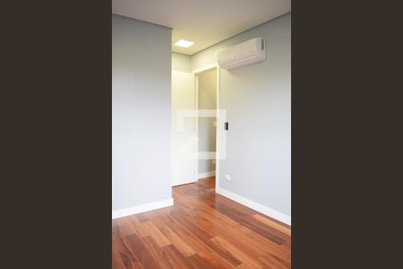 Suíte de apartamento para alugar com 2 quartos, 55m² em Santo Inácio, Curitiba