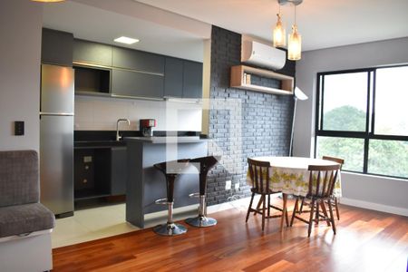 Sala de apartamento para alugar com 2 quartos, 55m² em Santo Inácio, Curitiba