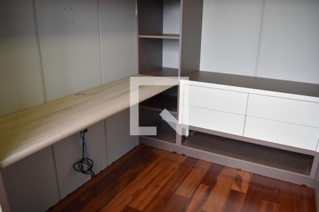 Closet Suíte de apartamento para alugar com 2 quartos, 55m² em Santo Inácio, Curitiba