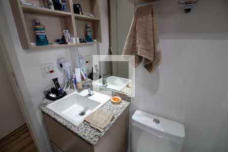 Apartamento para alugar com 68m², 2 quartos e 1 vaga Apartamento para alugar com 68m², 2 quartos e 1 vagaBanheiro da Suíte