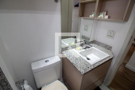 Banheiro de apartamento para alugar com 2 quartos, 68m² em Jardim Aeroporto, São Paulo