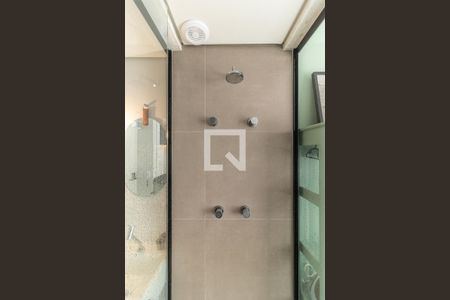 Banheiro de kitnet/studio para alugar com 1 quarto, 10m² em Vila Buarque, São Paulo