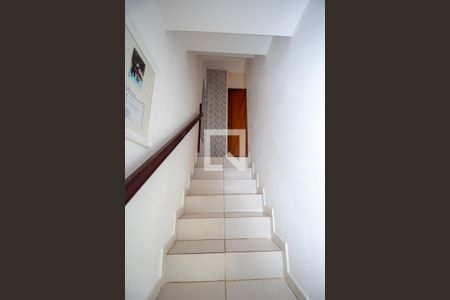 Escadas de casa para alugar com 3 quartos, 95m² em Parque Villa Flores, Sumaré