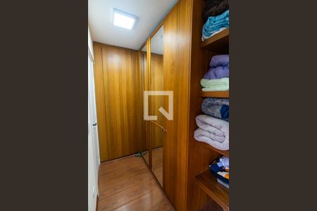Closet da suíte de apartamento à venda com 4 quartos, 181m² em Vila Clementino, São Paulo