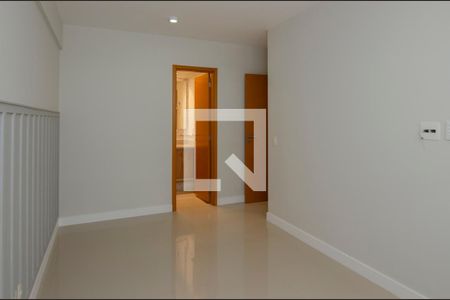 Quarto de apartamento para alugar com 2 quartos, 72m² em Recreio dos Bandeirantes, Rio de Janeiro