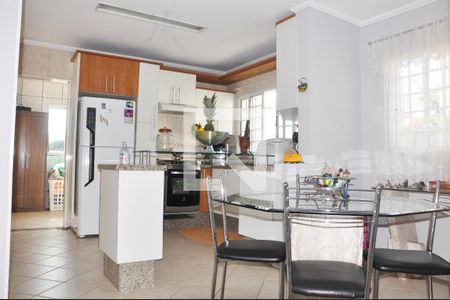 Casa à venda com 160m², 3 quartos e 2 vagasCozinha e copa