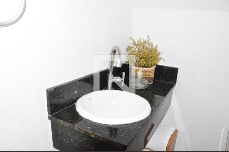 Casa à venda com 160m², 3 quartos e 2 vagasLavapo