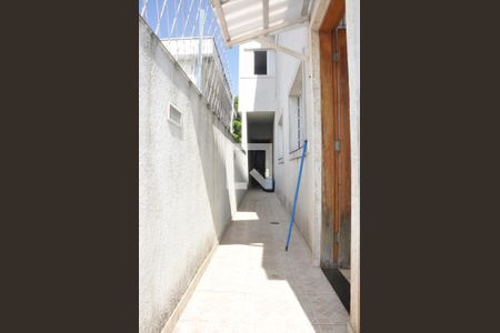 Casa à venda com 160m², 3 quartos e 2 vagasCorredor Externo