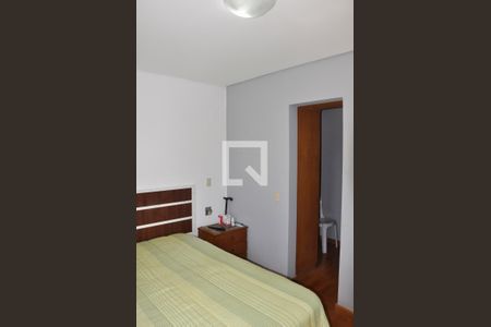 Casa à venda com 160m², 3 quartos e 2 vagasQuarto 03 com Varanda, Closet e Suíte