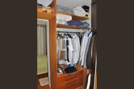 Casa à venda com 160m², 3 quartos e 2 vagasCloset da suíte