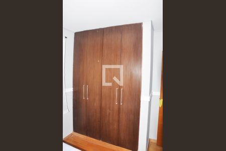 Casa à venda com 160m², 3 quartos e 2 vagasQuarto 01 com Armário