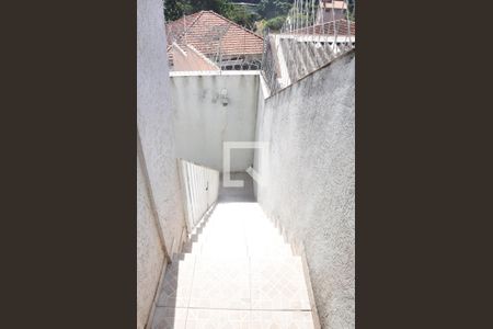 Casa à venda com 160m², 3 quartos e 2 vagasEscada para Churrasqueira