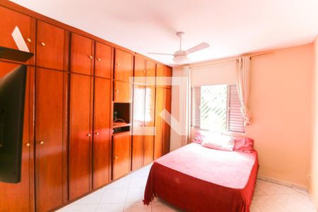 Quarto 1 de casa à venda com 5 quartos, 200m² em Parque Pinheiros, Taboão da Serra