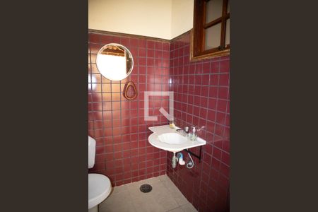 Casa à venda com 400m², 5 quartos e 8 vagasBanheiro de serviço